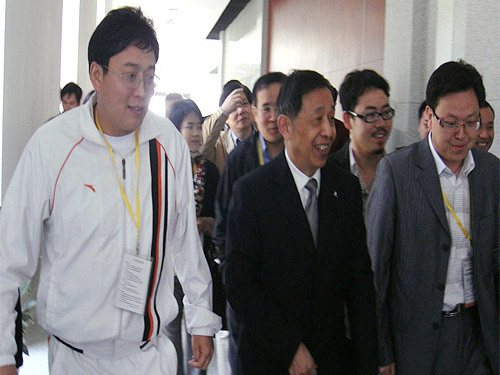 羊帝安在方太廚具老察學(xué)習(xí)